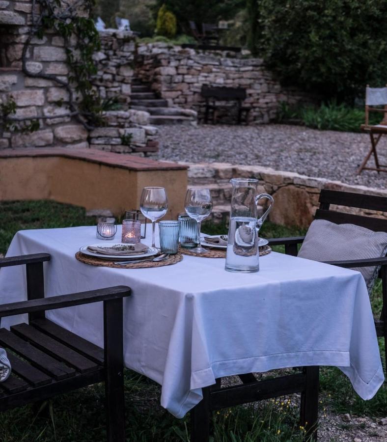 Pensjonat Mas De L'Arlequi Rojals Zewnętrze zdjęcie
